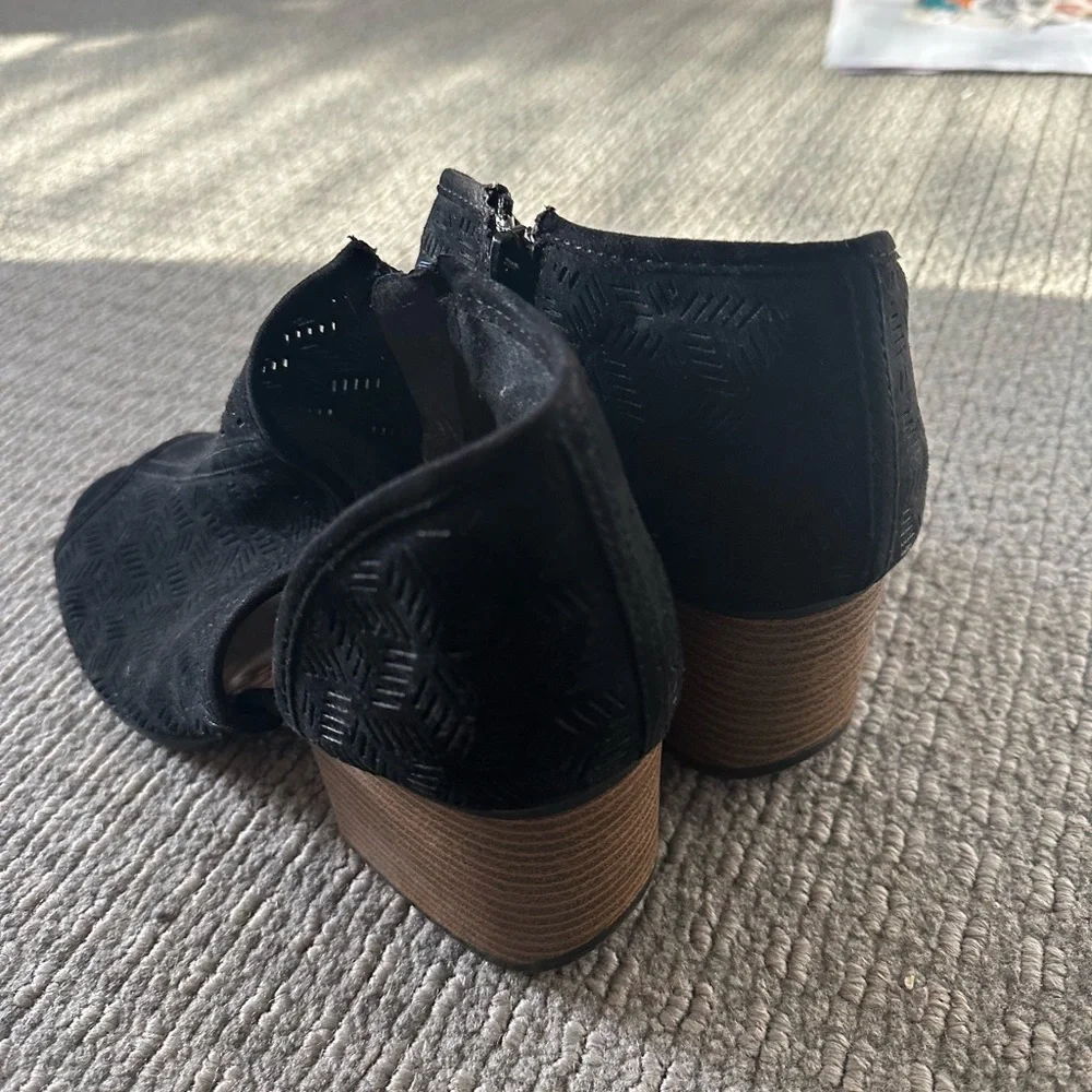 Booties! - Picture 2 of 3